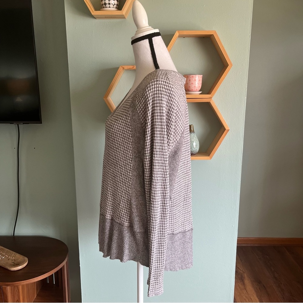 Anthropologie Eri + Ali Sweater, size large - Picture 3 of 5
